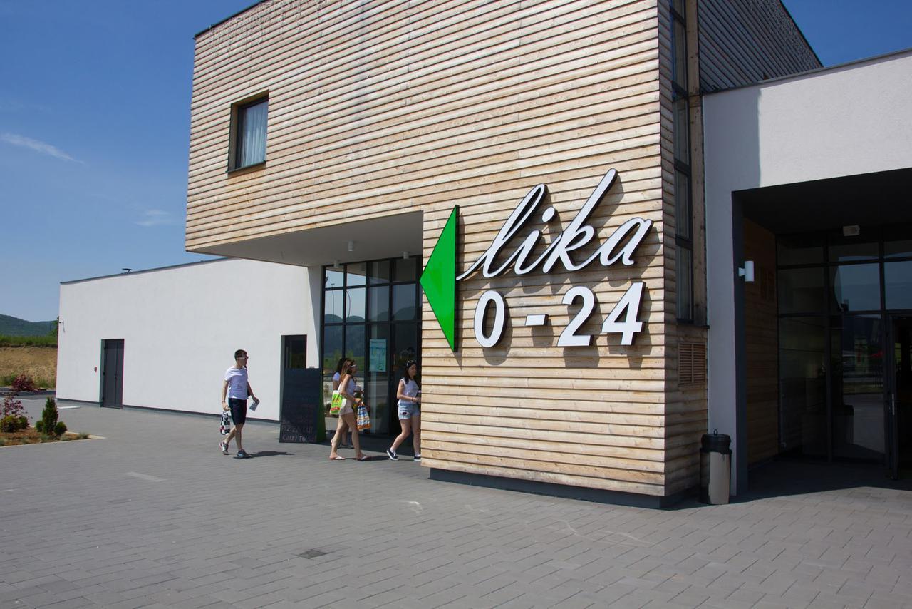 Hotel Lika Sjever Brinje Exteriör bild