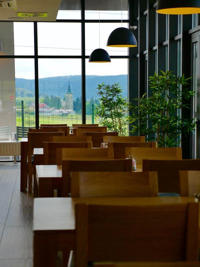 Hotel Lika Sjever Brinje Exteriör bild