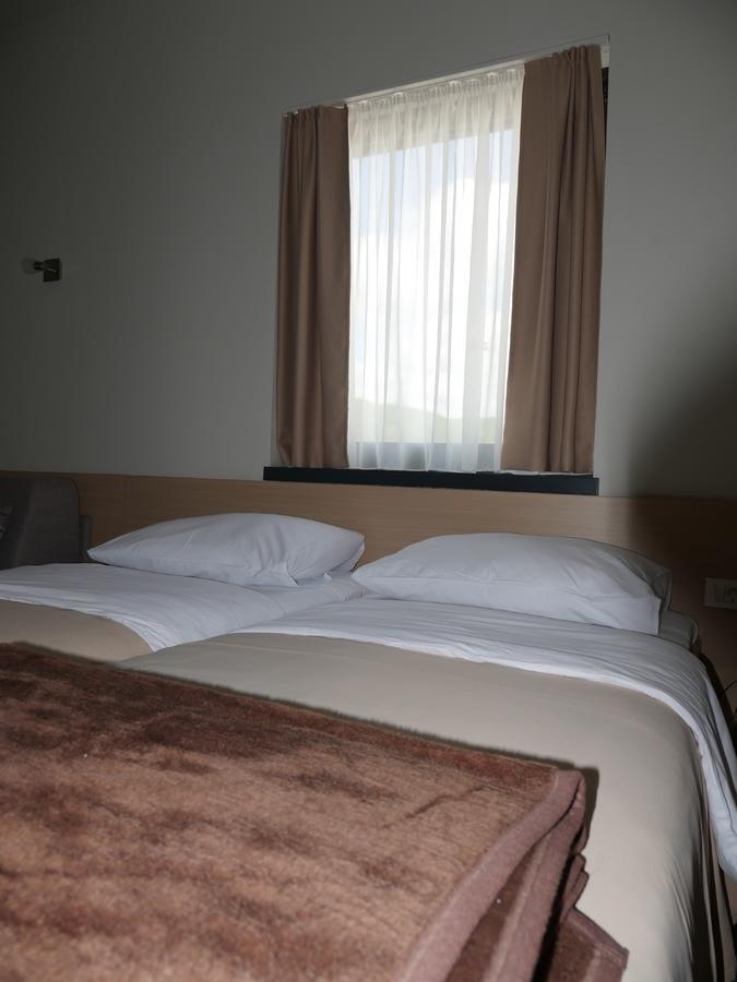 Hotel Lika Sjever Brinje Exteriör bild